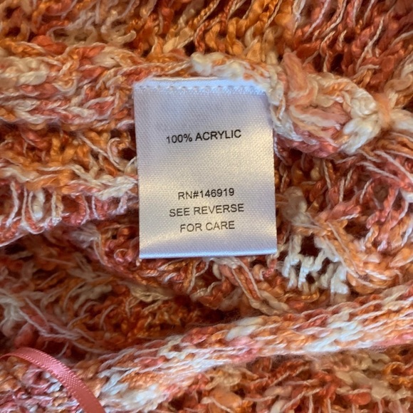 NWT V-neck long sleeved sweater in peach - Picture 9 of 11